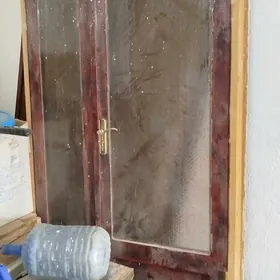 Goşa gapy agaçdan arassa
