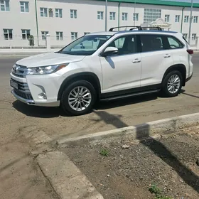 Toyota Highlander 2019