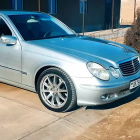 Mercedes-Benz E320 2005