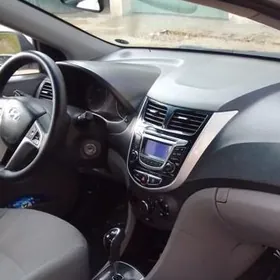 Hyundai Accent 2014