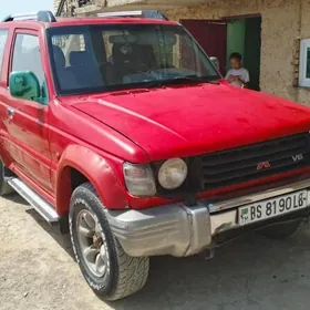 Mitsubishi Pajero 1993
