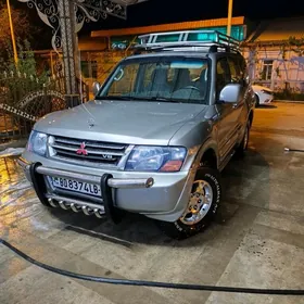 Mitsubishi Pajero 2002