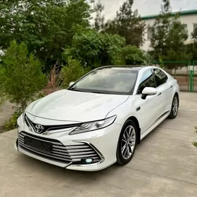Toyota Camry 2023
