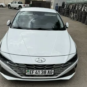 Hyundai Elantra 2022