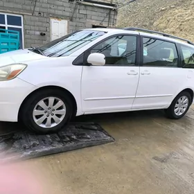 Toyota Sienna 2004