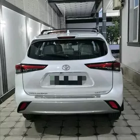 Toyota Highlander 2022