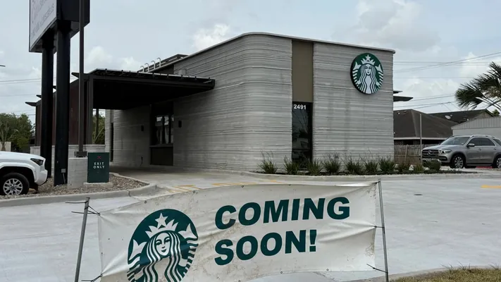 Starbucks 3D printerde çap edilen ilkinji kofehanasyny açýar