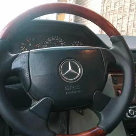 Mercedes-Benz 230E 1995
