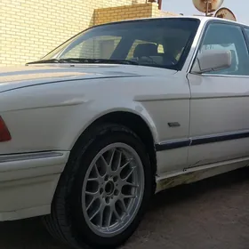 BMW 745 1990