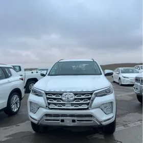Toyota Fortuner 2024