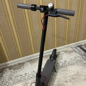 skuter Mi