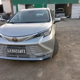Toyota Sienna 2021