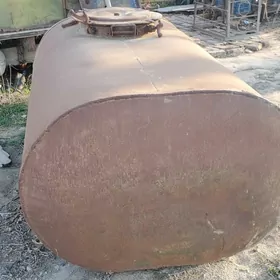 Suw boçka 2 tonnalyk.