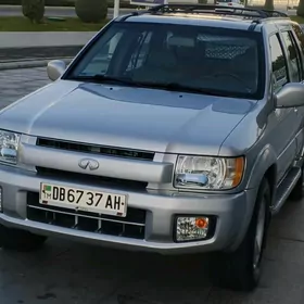 Infiniti QX4 2003