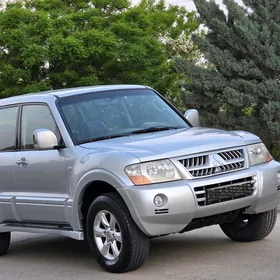 Mitsubishi Pajero 2004