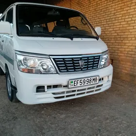 Toyota Hiace 2005