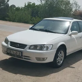 Toyota Camry 2001