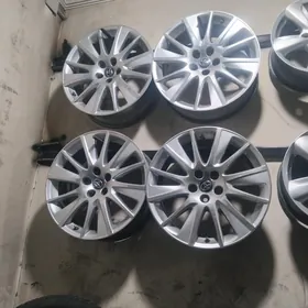 19 HIGLANDER RADNOY DISKA