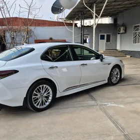 Toyota Camry 2018