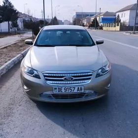Ford Taurus 2011