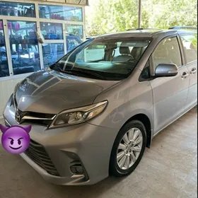 Toyota Sienna 2018