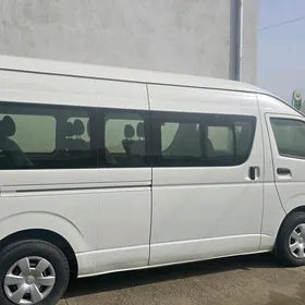 Toyota Hiace 2021