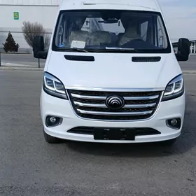 Toyota Hiace 2025