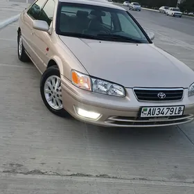 Toyota Camry 2001
