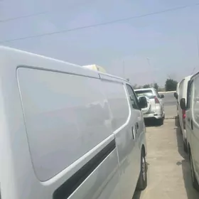 Nissan Urvan 2020