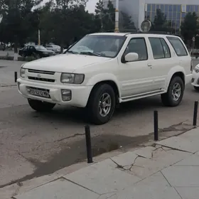 Infiniti QX4 1998