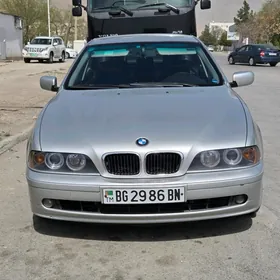 BMW E39 2000