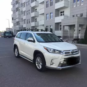 Toyota Highlander 2018