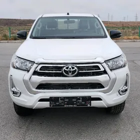 Toyota Hilux 2024