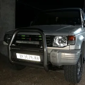 Mitsubishi Pajero 1993