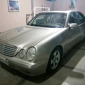 Mercedes-Benz E320 2000