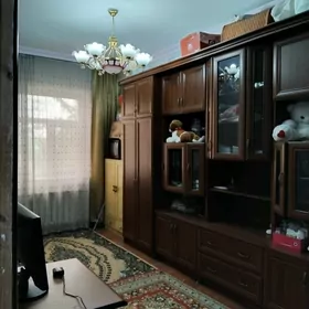 Бай базар 2нжи этаж 4комнат