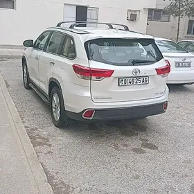 Toyota Highlander 2019