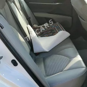 Toyota Camry 2019