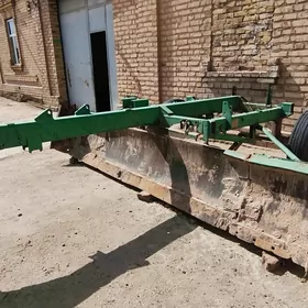 MTZ T-28 2003