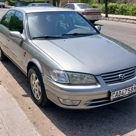 Toyota Camry 2000