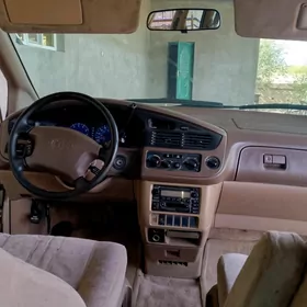 Toyota Sienna 2002