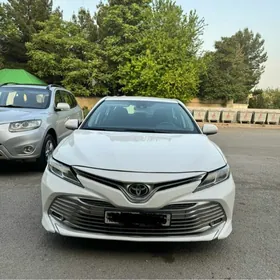 Toyota Camry 2020