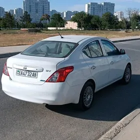 Nissan Versa 2011
