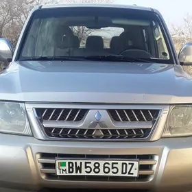 Mitsubishi Pajero 2005