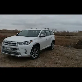 Toyota Highlander 2019