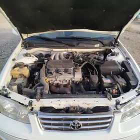 Toyota Camry 2000