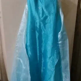 Платья