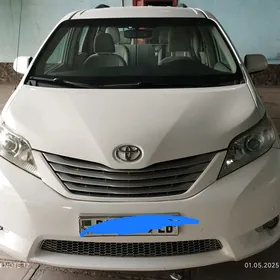 Toyota Sienna 2012