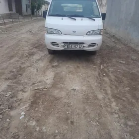 Toyota Hiace 2003