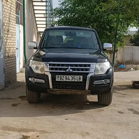 Mitsubishi Pajero 2008